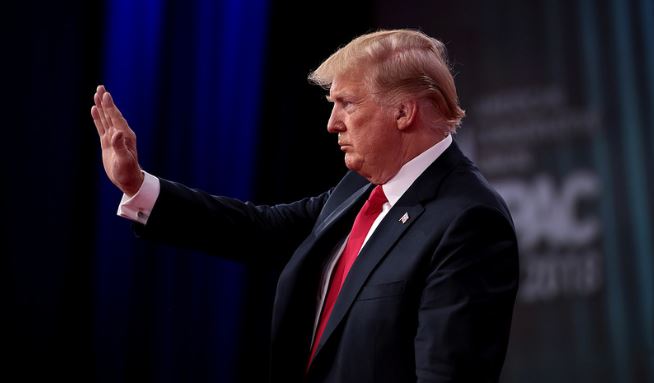 Trump applauds Texas gov.’s handling of reopening during White House visit